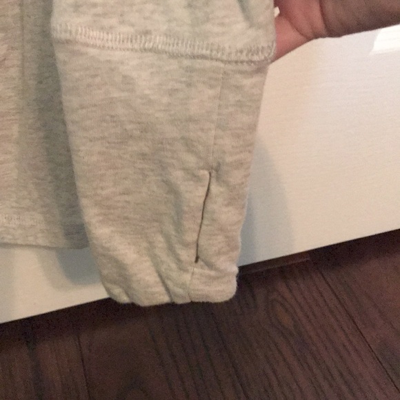 Clavin Klein Scrunchy Back Top - Picture 3 of 4